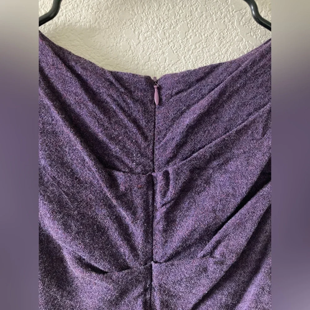 Gorgeous purple sleeveless lined ruched bodycon midi dress Nicole Miller Sz 2 - Picture 2 of 12